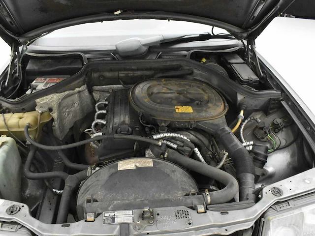 Mercedes benz 230e - afbeelding 30 van  44