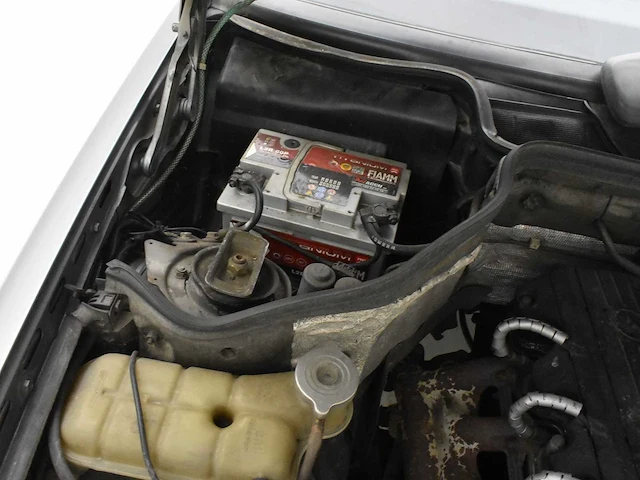 Mercedes benz 230e - afbeelding 37 van  44