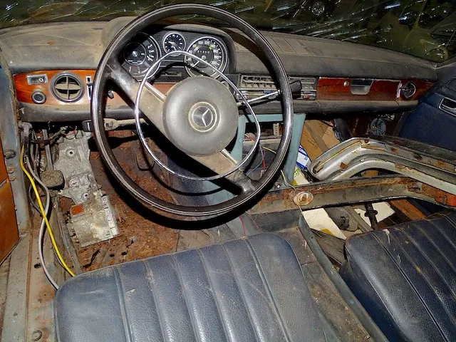 Mercedes-benz 250 ce automatic (project-basis), dr-32-94 - afbeelding 15 van  38