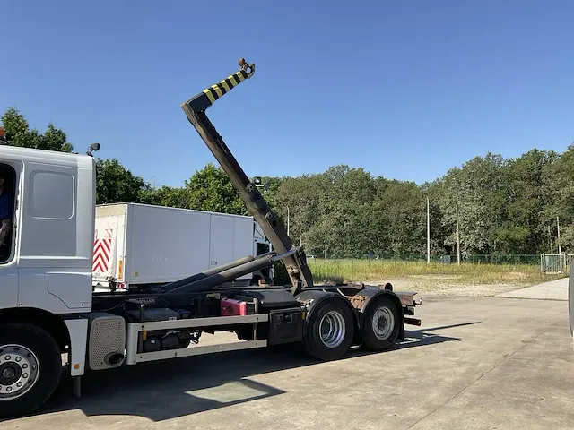 Mercedes-benz 2643 l 6x2/8.0 vrachtwagen met containersysteem - afbeelding 2 van  34