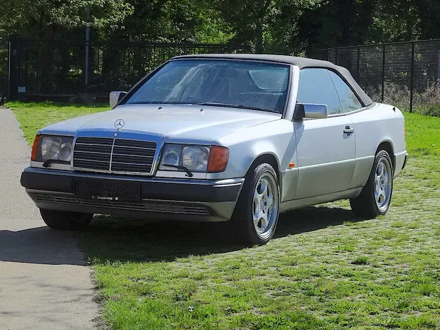 Mercedes-benz 300 ce -24 cabriolet - afbeelding 1 van  52