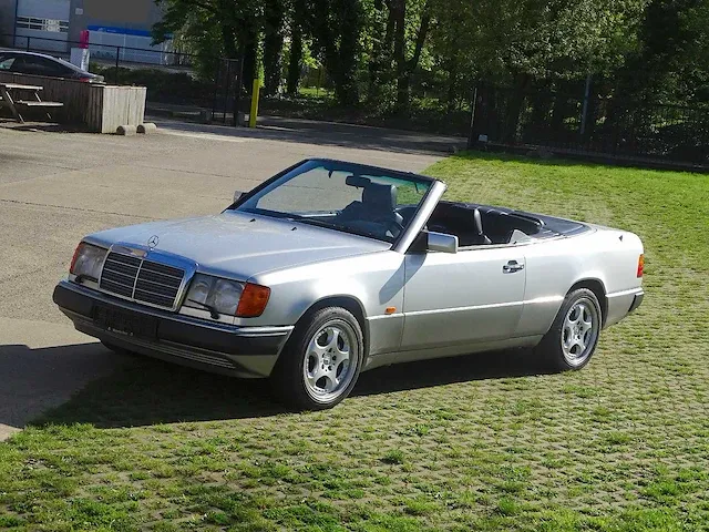 Mercedes-benz 300 ce -24 cabriolet - afbeelding 38 van  52