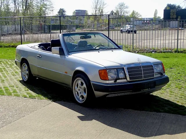 Mercedes-benz 300 ce -24 cabriolet - afbeelding 41 van  52