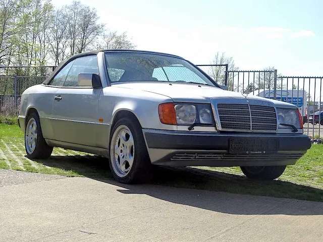 Mercedes-benz 300 ce -24 cabriolet - afbeelding 45 van  52