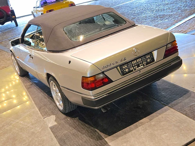 Mercedes-benz 300 ce -24 cabriolet - afbeelding 5 van  46