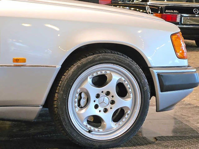 Mercedes-benz 300 ce -24 cabriolet - afbeelding 11 van  46