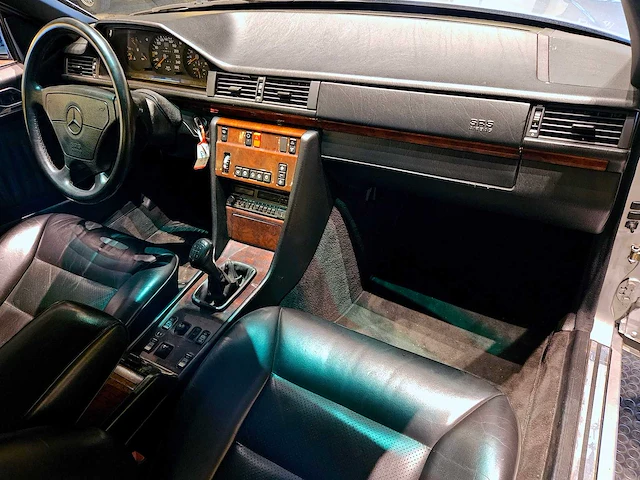 Mercedes-benz 300 ce -24 cabriolet - afbeelding 14 van  46