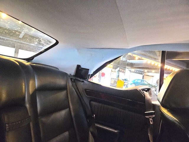 Mercedes-benz 300 ce -24 cabriolet - afbeelding 18 van  46