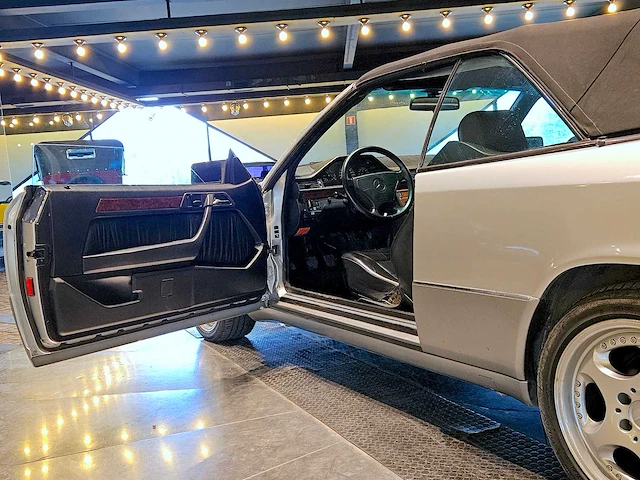 Mercedes-benz 300 ce -24 cabriolet - afbeelding 24 van  46