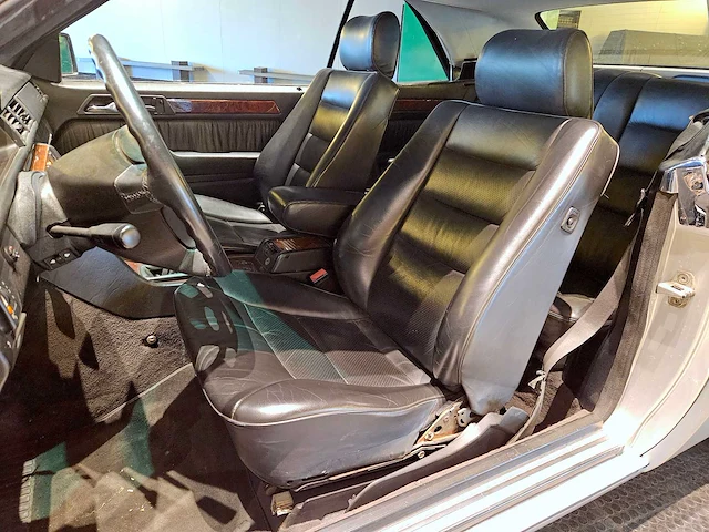 Mercedes-benz 300 ce -24 cabriolet - afbeelding 26 van  46