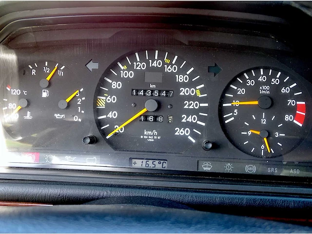 Mercedes-benz 300 ce -24 cabriolet - afbeelding 33 van  46