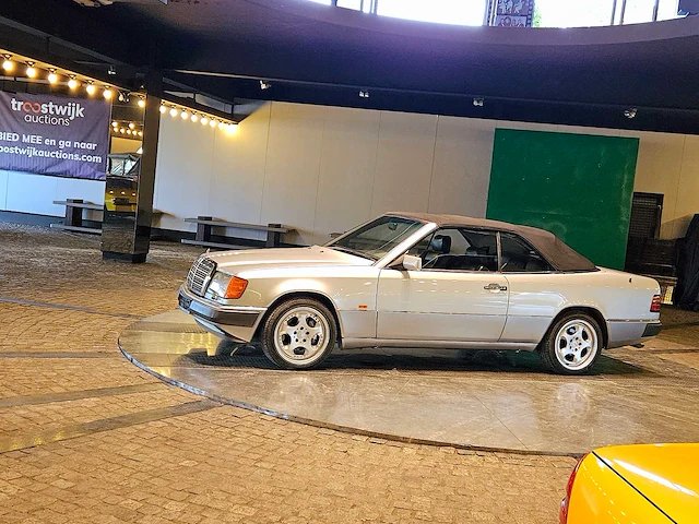 Mercedes-benz 300 ce -24 cabriolet - afbeelding 23 van  46