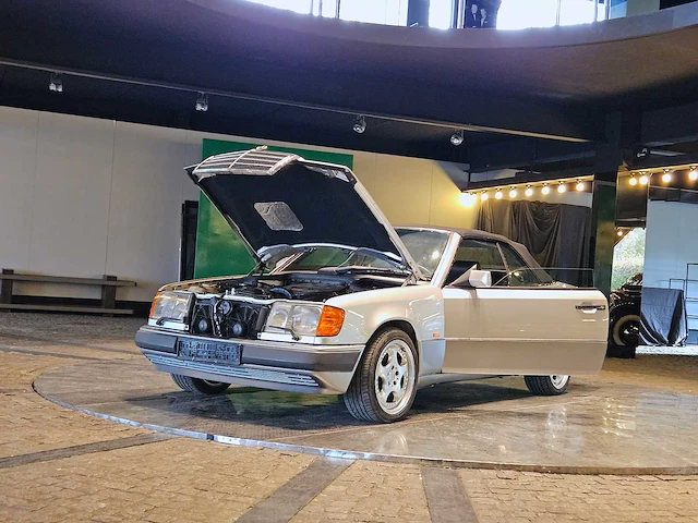 Mercedes-benz 300 ce -24 cabriolet - afbeelding 35 van  46