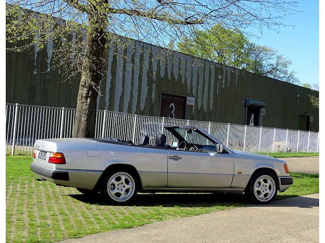 Mercedes-benz 300 ce -24 cabriolet - afbeelding 41 van  46