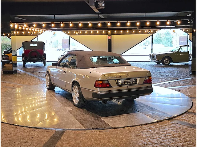 Mercedes-benz 300 ce -24 cabriolet - afbeelding 34 van  46