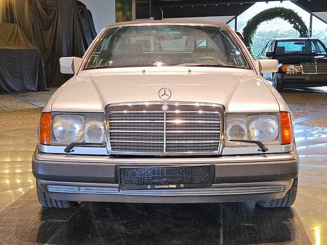 Mercedes-benz 300 ce -24 cabriolet - afbeelding 45 van  46