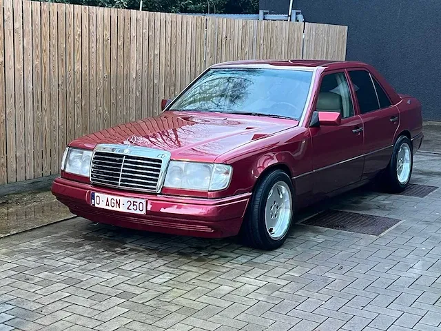 Mercedes-benz 300 w124, 1990 - afbeelding 1 van  42