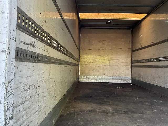Mercedes-benz 823l vrachtwagen - afbeelding 20 van  37