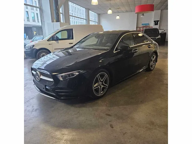 Mercedes-benz a 200d, 2021 - afbeelding 8 van  15