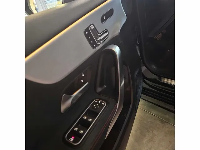 Mercedes-benz a 200d, 2021 - afbeelding 12 van  15