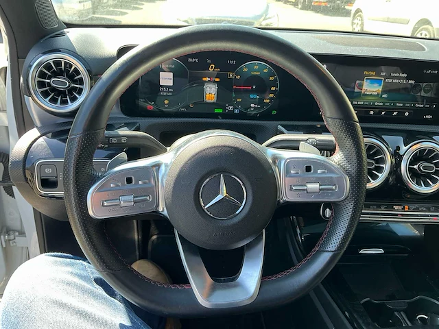 Mercedes-benz a250e personenwagen - afbeelding 8 van  18