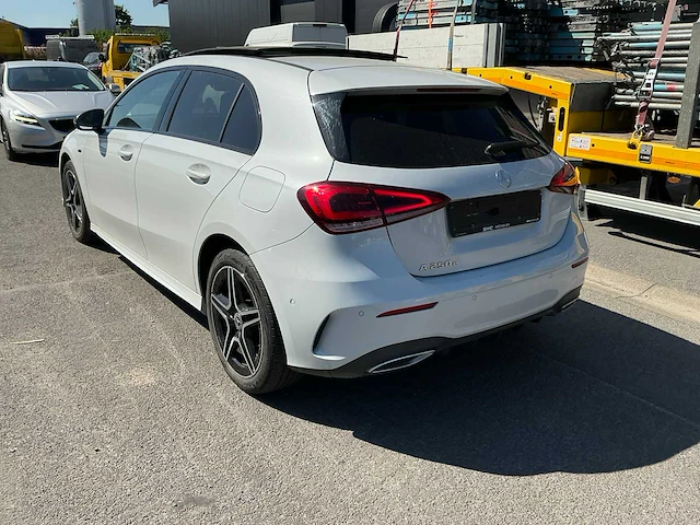 Mercedes-benz a250e personenwagen - afbeelding 15 van  18
