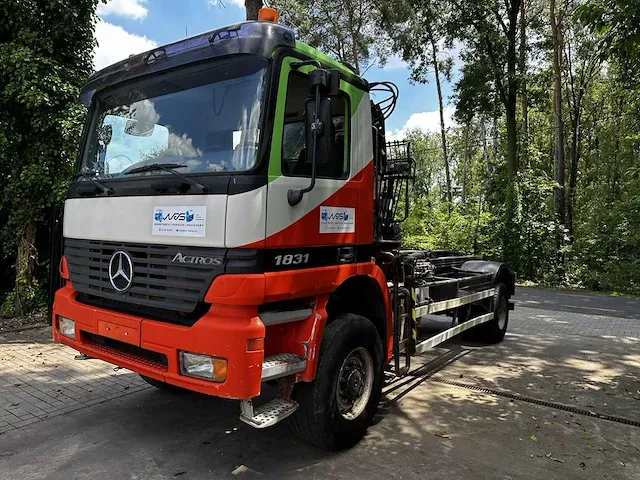 Mercedes-benz actros 1931 vrachtwagen met autolaadkraan en containersysteem - afbeelding 1 van  37