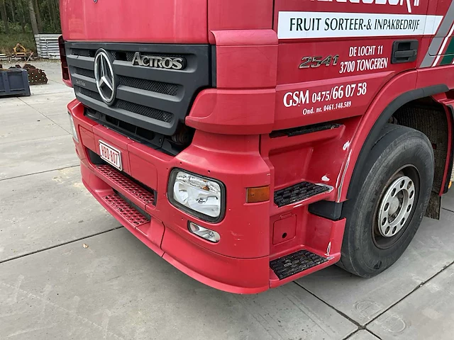 Mercedes-benz actros vrachtwagen - afbeelding 8 van  35