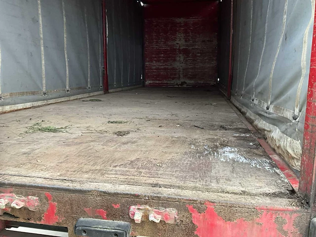 Mercedes-benz actros vrachtwagen - afbeelding 18 van  35