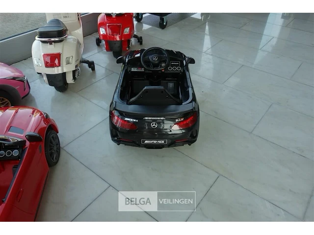 Mercedes benz amg gt-r - afbeelding 3 van  4