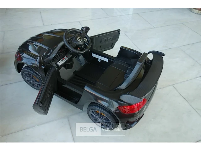 Mercedes benz amg gt-r - afbeelding 4 van  4