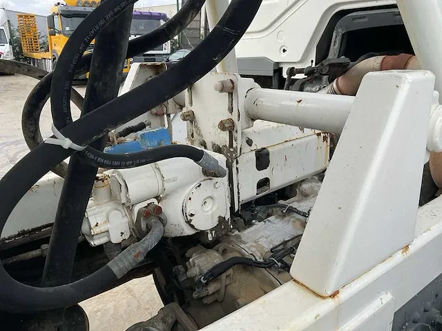Mercedes-benz axor 3028 vrachtwagen / betonmixer - afbeelding 14 van  45