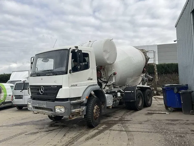 Mercedes-benz axor 3028 vrachtwagen / betonmixer - afbeelding 12 van  45