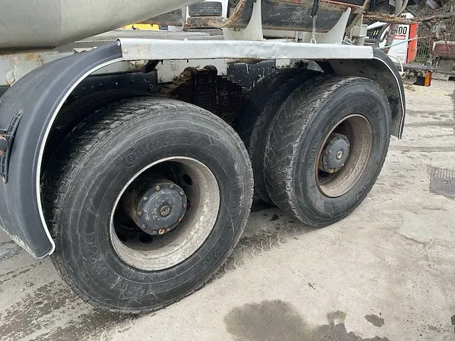 Mercedes-benz axor 3028 vrachtwagen / betonmixer - afbeelding 31 van  45
