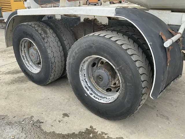 Mercedes-benz axor 3028 vrachtwagen / betonmixer - afbeelding 33 van  45
