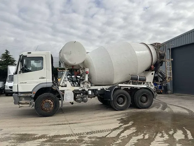 Mercedes-benz axor 3028 vrachtwagen / betonmixer - afbeelding 23 van  45