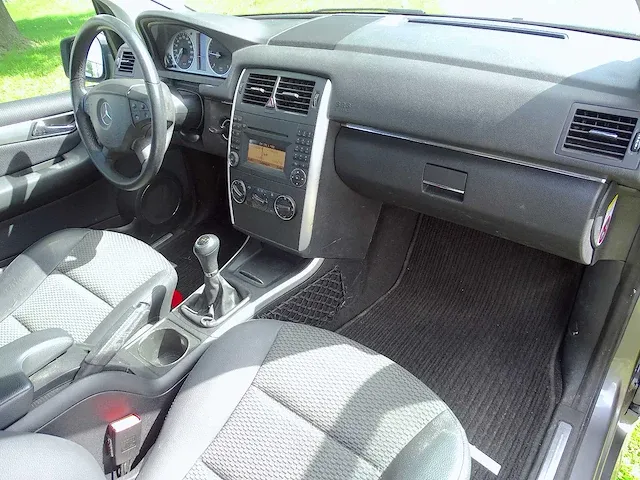 Mercedes-benz b 180 cdi - afbeelding 10 van  53