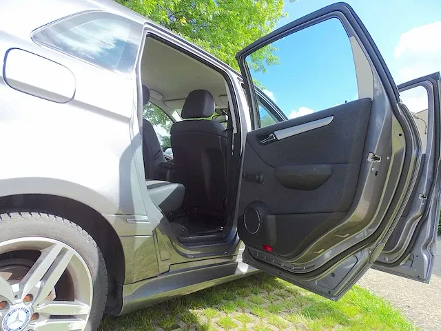 Mercedes-benz b 180 cdi - afbeelding 16 van  53