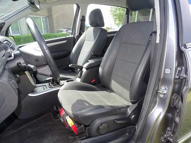 Mercedes-benz b 180 cdi - afbeelding 27 van  53