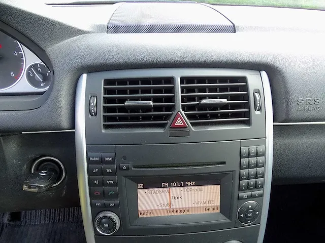Mercedes-benz b 180 cdi - afbeelding 28 van  53