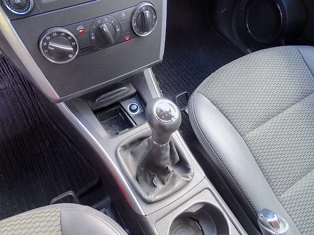 Mercedes-benz b 180 cdi - afbeelding 30 van  53