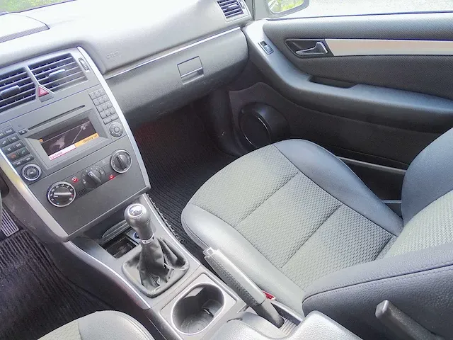 Mercedes-benz b 180 cdi - afbeelding 32 van  53