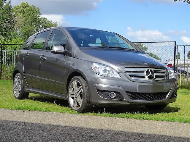 Mercedes-benz b 180 cdi - afbeelding 45 van  53
