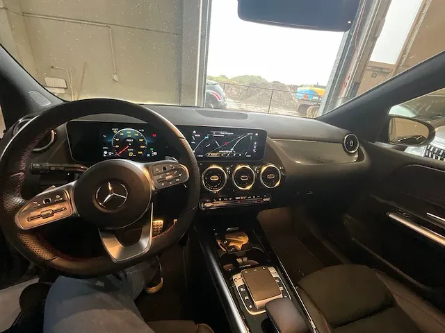 Mercedes-benz b180d - 2019 - afbeelding 4 van  24