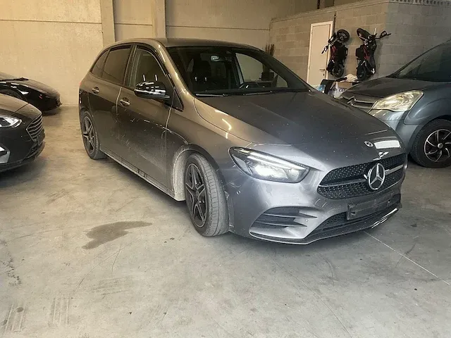Mercedes-benz b180d - 2019 - afbeelding 18 van  24