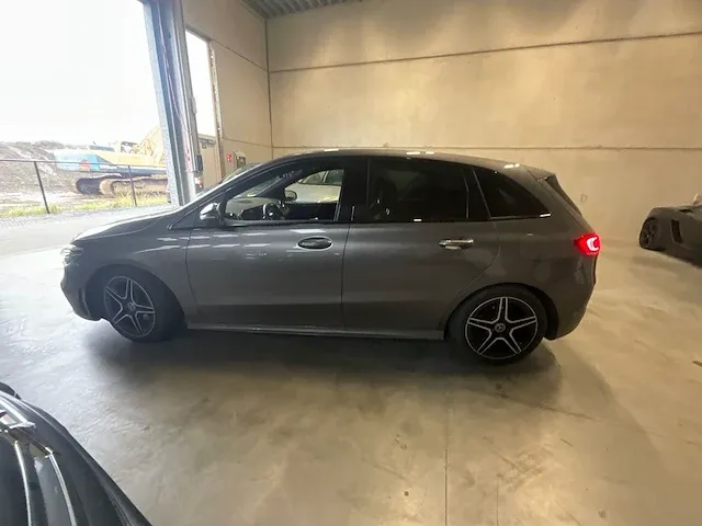 Mercedes-benz b180d - 2019 - afbeelding 23 van  24