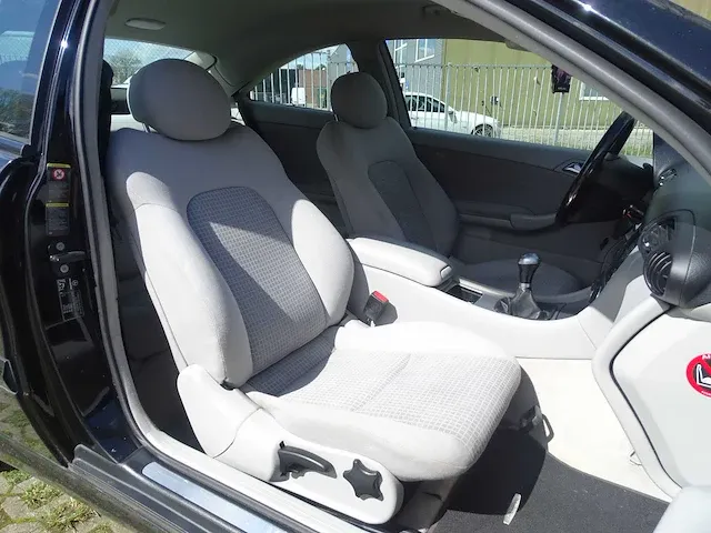 Mercedes-benz c-klasse sportcoupé 180 - afbeelding 13 van  53