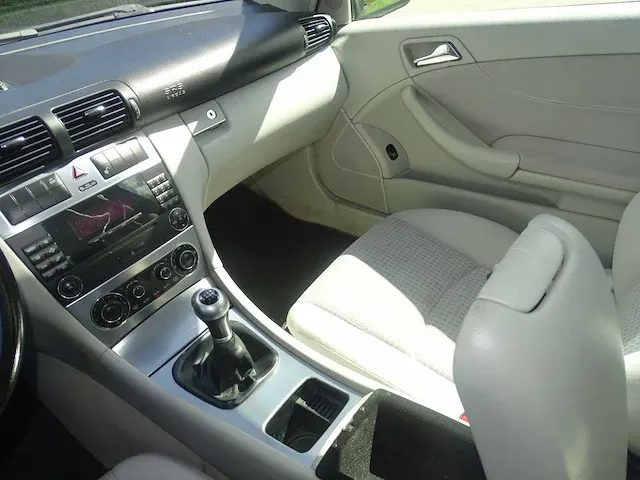 Mercedes-benz c-klasse sportcoupé 180 - afbeelding 29 van  53