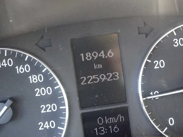 Mercedes-benz c-klasse sportcoupé 180 - afbeelding 35 van  53