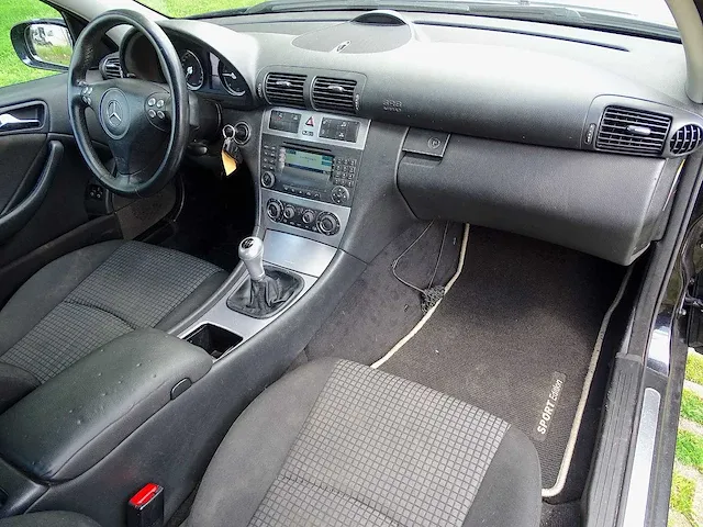 Mercedes-benz c sportcoupé 200 cdi, 72-tb-jk - afbeelding 13 van  50